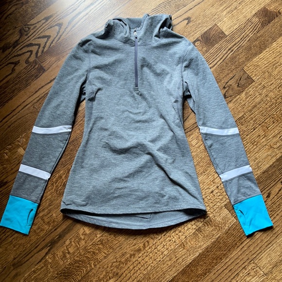 GAP Tops - Gap Fit Women’s Hoodie